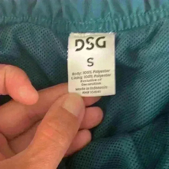 Dick’s Sporting Goods men’s swimming trunks - Picture 2 of 6